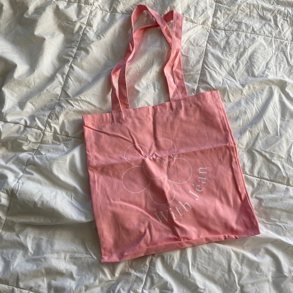 With Jéan tote